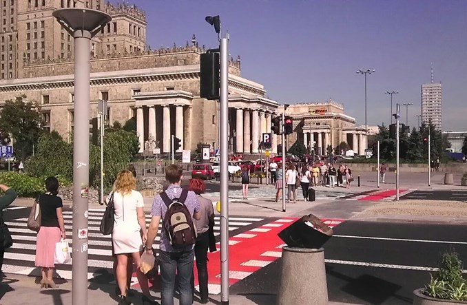 Warszawa: Stałe pasy na Emilii Plater. Miasto wychodzi z podziemi